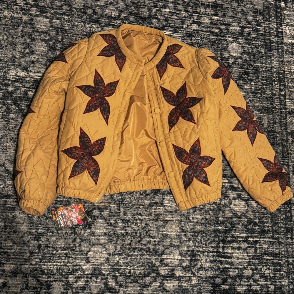 Stylish Quilted Jacket with Star Pattern